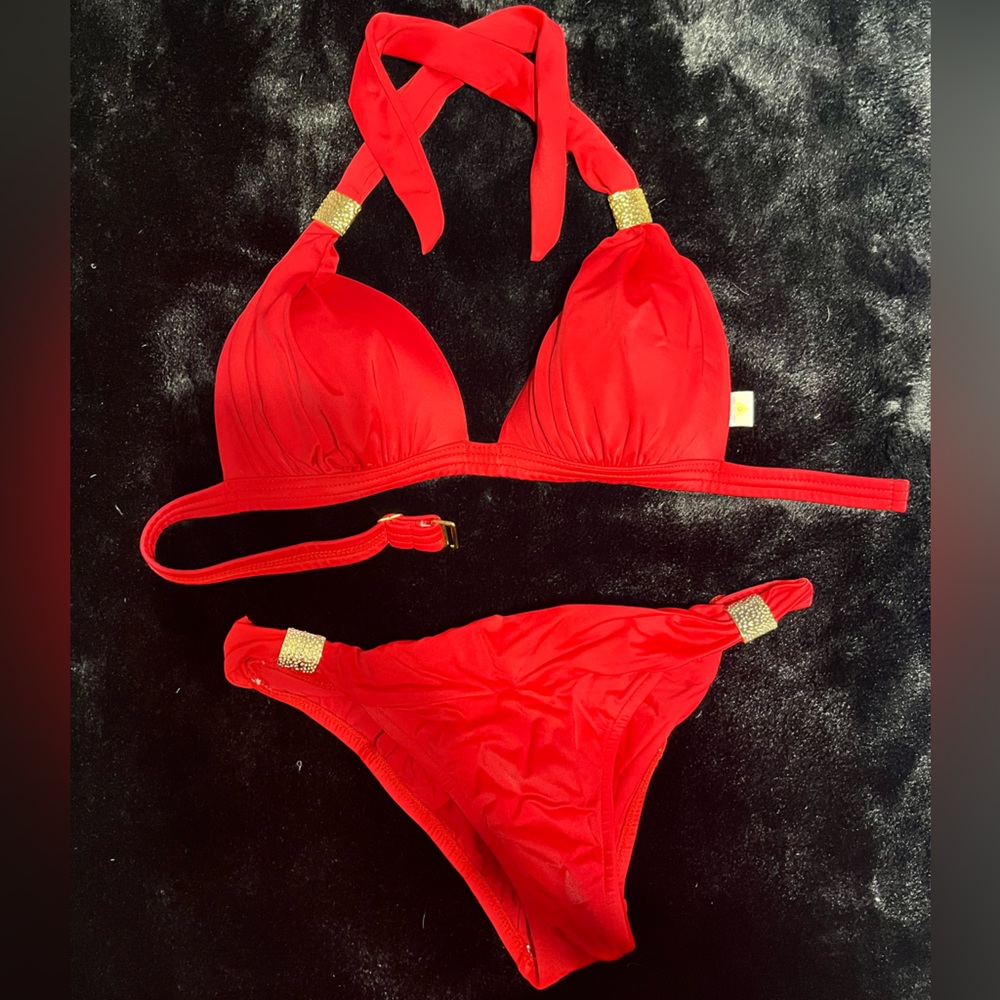 Red Venus bikini